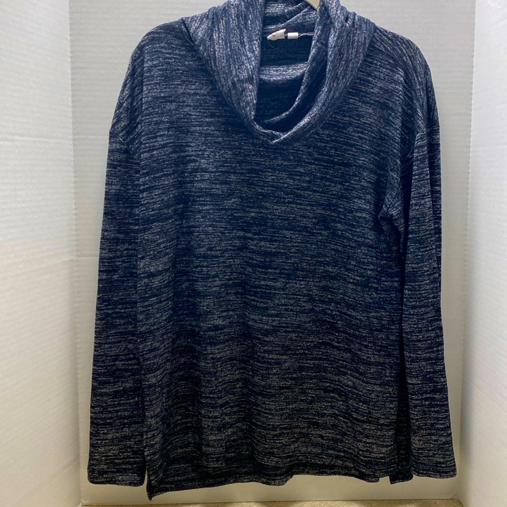 Gap  black/white cowl neck shirt Size L